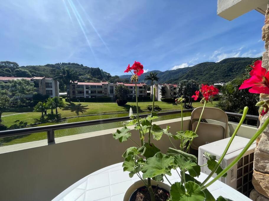 Cr Mariposa Rentals Lakeview Penthouse With Office Space, Pool, Gym, Tennis ซานตาอานา ภายนอก รูปภาพ