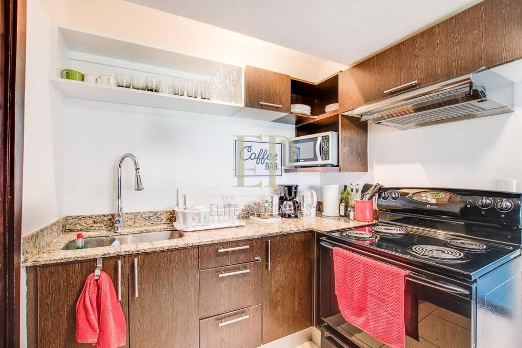 Cr Mariposa Rentals Lakeview Penthouse With Office Space, Pool, Gym, Tennis ซานตาอานา ภายนอก รูปภาพ
