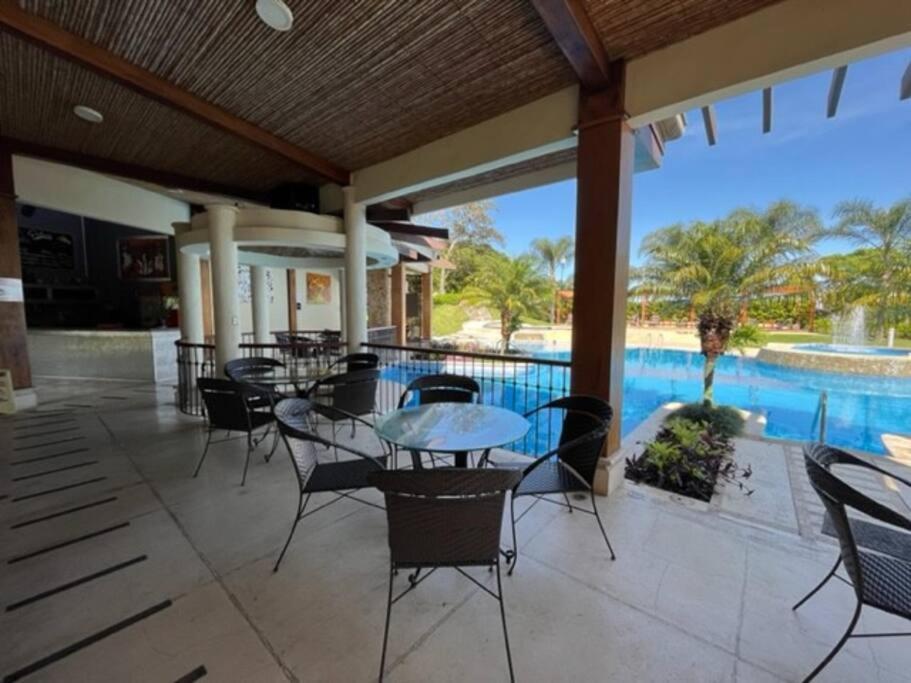 Cr Mariposa Rentals Lakeview Penthouse With Office Space, Pool, Gym, Tennis ซานตาอานา ภายนอก รูปภาพ